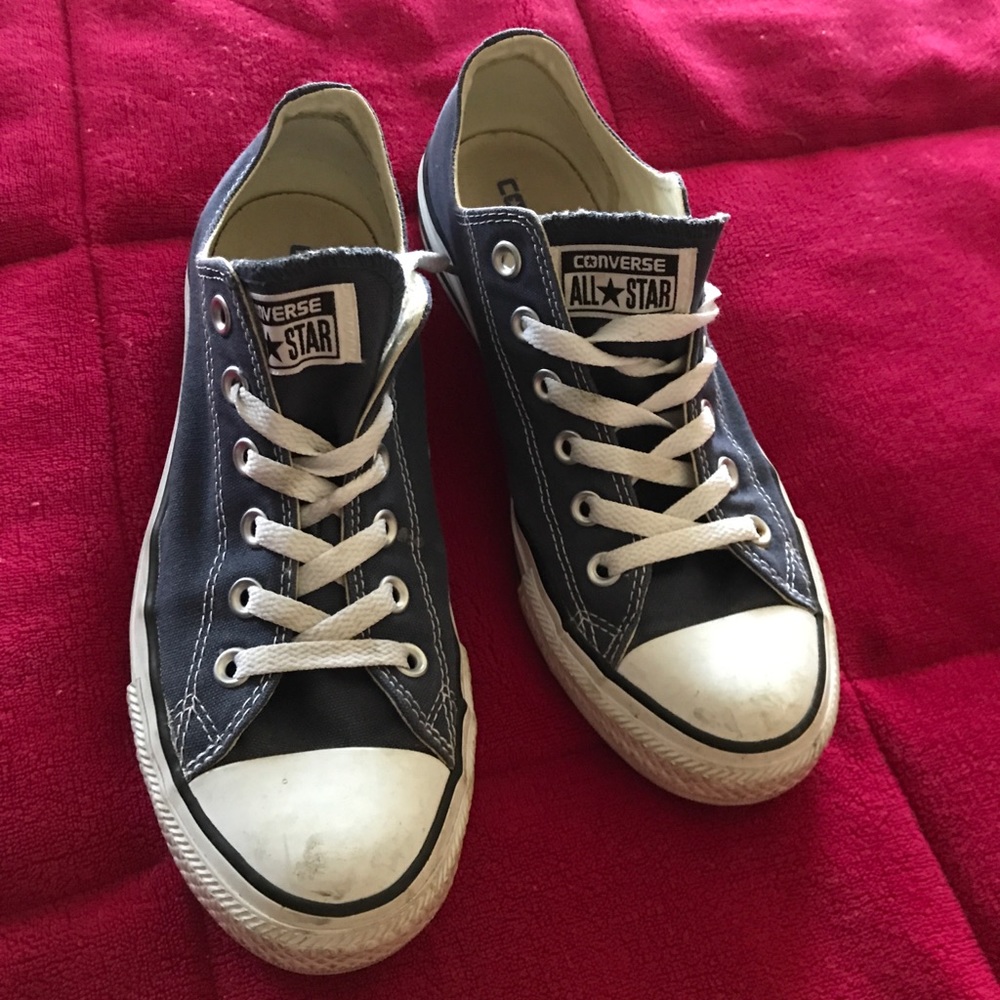 Navy Converse!